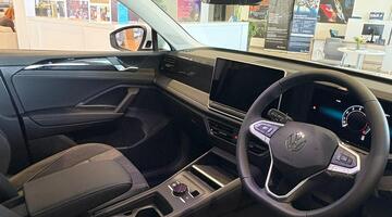 2026 Volkswagen Match 1.5 eTSI 150 PS 7-Speed DSG 5-door (White) - Image: 10