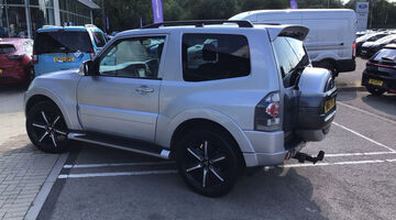 2016 Mitsubishi DI-DC Barbarian Auto 4WD Euro 6 3-door SWB (Silver) - Image: 22