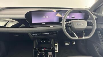2026 Audi Q6 SUV Black Edition e-tron performance 225,00 kW (Black) - Image: 8