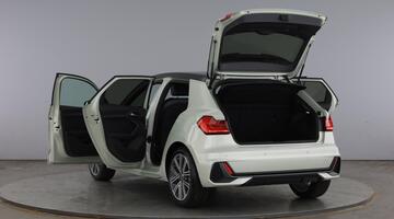 2026 Audi Sportback S line 35 TFSI 150 PS S tronic (Silver) - Image: 11