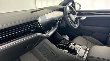 2026 Volkswagen Black Edition 3.0 TDI 4MOTION 286 PS 8-Speed Tiptronic 5-door (Black) - Image: 2