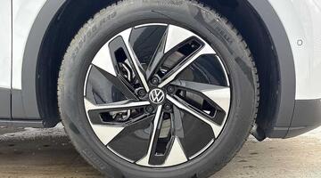 2025 Volkswagen Pro 77kWh Match Auto 5-door (White) - Image: 5