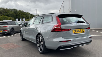 2026 Volvo 2.0 T6 18.8kWh Plus Auto Euro 6 5-door (Grey) - Image: 3