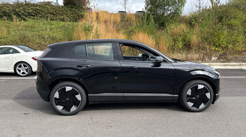 2026 Volvo P5 Long Range 69kWh Plus Auto 5-door (Black) - Image: 4