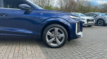 2026 Audi TFSI S line S Tronic Euro 6 5-door (Blue) - Image: 5