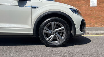 2025 Volkswagen 2.0 TDI R-Line DSG Euro 6 5-door (Grey) - Image: 5