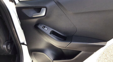 2023 Ford 1.0T EcoBoost MHEV ST DCT Euro 6 5-door (White) - Image: 11