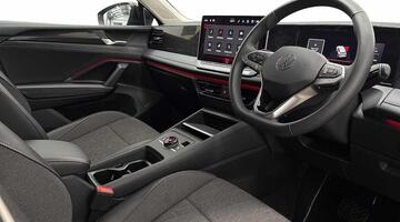 2025 Volkswagen TSI eHybrid 19.7kWh Match DSG Euro 6 5-door (Black) - Image: 6