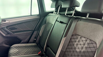 2023 Volkswagen TSI R-Line Edition DSG Euro 6 5-door (Grey) - Image: 37
