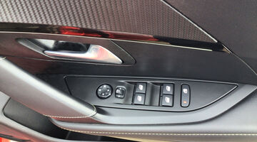 2021 Peugeot 50kWh GT Premium Auto 5-door (Red) - Image: 30