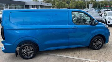 2026 Ford 2.080 EcoBlue Limited Auto L1 H1 Euro 6 5-door (Blue) - Image: 10