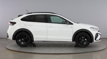 2026 Volkswagen Black Edition 1.0 TSI 115PS 7-speed DSG 5-door (Multicolour) - Image: 4