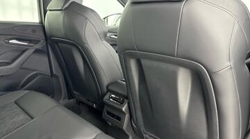 2026 Audi Q6 SUV Black Edition e-tron performance 225,00 kW (Black) - Image: 28