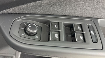 2025 Volkswagen TSI eHybrid 19.7kWh Match DSG Euro 6 5-door (Black) - Image: 20