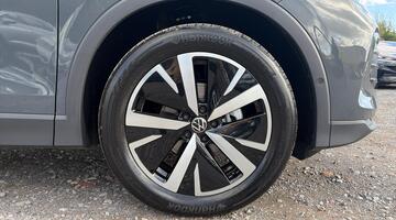 2026 Volkswagen Match 1.5 eTSI 150 PS 7-Speed DSG 5-door (Grey) - Image: 5