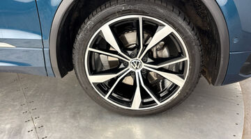 2023 Volkswagen TSI 13kWh R-Line DSG Euro 6 5-door (Blue) - Image: 5