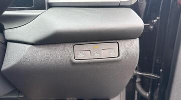 2026 Volkswagen ETSI MHEV R-Line DSG Euro 6 5-door (Black) - Image: 10