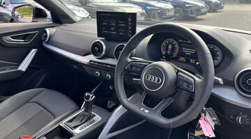 2025 Audi TFSI CoD 35 Black Edition S Tronic Euro 6 5-door (White) - Image: 6