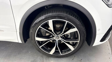 2023 Volkswagen TSI R-Line DSG Euro 6 5-door (White) - Image: 5