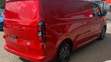 2026 Ford 2.080 EcoBlue Limited Auto L1 H1 Euro 6 5-door (Red) - Image: 13