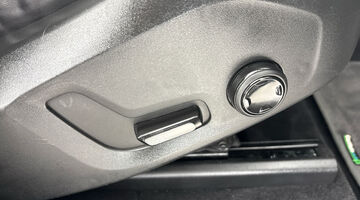 2020 Volvo 2.0 D4 R-Design Auto Euro 6 5-door (Grey) - Image: 18