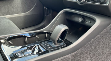 2026 Volvo 2.0 B3 MHEV Ultra Black Edition DCT Auto Euro 6 5-door (White) - Image: 44