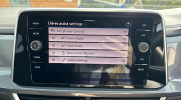 2025 Volkswagen TSI Style Euro 6 5-door (Black) - Image: 44