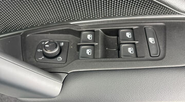 2026 Volkswagen ETSI MHEV Match DSG Euro 6 5-door (Silver) - Image: 20