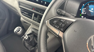 2026 Volkswagen 2.0 TDI T3Commerce Plus FWD SWB Euro 6 5-door (Grey) - Image: 17