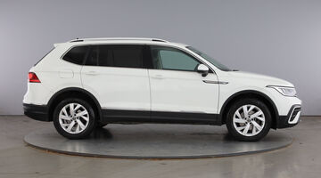 2023 Volkswagen TSI Life DSG Euro 6 5-door (White) - Image: 4