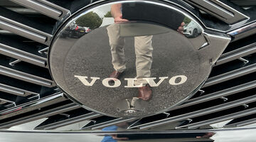 2026 Volvo 2.0 T8 18.8kWh Ultra Black Edition Auto Euro 6 5-door (Grey) - Image: 42