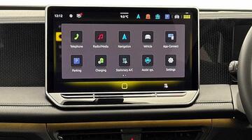 2025 Volkswagen TSI eHybrid 19.7kWh Match DSG Euro 6 5-door (Silver) - Image: 12