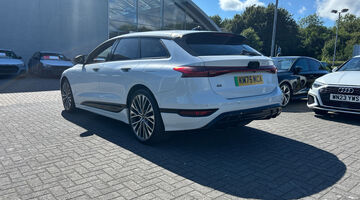 2025 Audi Avant Edition 1 e-tron 210,00 kW (White) - Image: 22