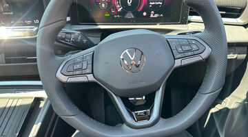 2026 Volkswagen ETSI MHEV R-Line DSG Euro 6 5-door (Multicolour) - Image: 35