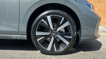 2026 Volkswagen ETSI MHEV Match DSG Euro 6 5-door (Grey) - Image: 5