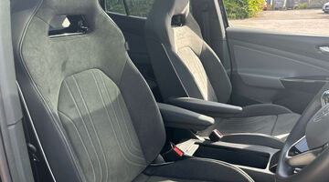 2026 Volkswagen Pro 77kWh Black Edition Auto 5-door (Black) - Image: 31
