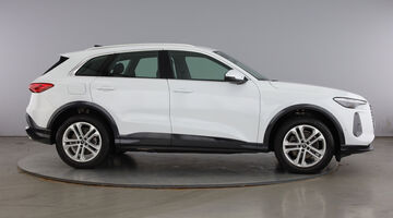 2025 Audi 2.0 TFSI Sport S Tronic quattro Euro 6 5-door (White) - Image: 4