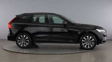 2023 Volvo 2.0 B4 MHEV Plus Auto Euro 6 5-door (Black) - Image: 4