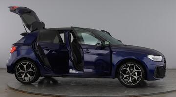 2026 Audi Sportback Black Edition 30 TFSI 116 PS S tronic (Blue) - Image: 10