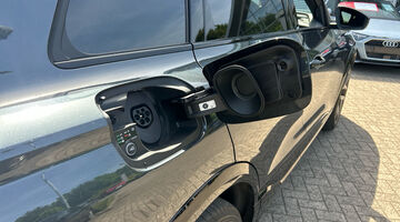 2026 Audi 100kWh Black Edition Auto quattro 5-door (Grey) - Image: 18
