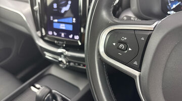2021 Volvo 2.0 B5 MHEV Momentum Auto Euro 6 5-door (Silver) - Image: 29