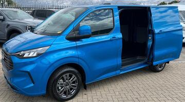 2026 Ford 2.080 EcoBlue Limited Auto L1 H1 Euro 6 5-door (Blue) - Image: 7