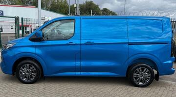 2026 Ford 2.080 EcoBlue Limited Auto L1 H1 Euro 6 5-door (Blue) - Image: 3