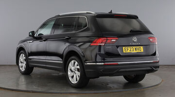 2023 Volkswagen TSI Life DSG Euro 6 5-door (Black) - Image: 3