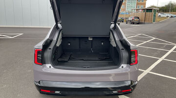 2025 Volvo Single Motor Extended Range 92kWh Ultra Saloon Auto 5-door (Silver) - Image: 15