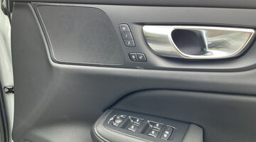 2026 Volvo 2.0 T6 18.8kWh Plus Auto Euro 6 5-door (Grey) - Image: 31