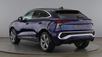 2026 Audi Sportback S line e-hybrid 272 PS S tronic (Blue) - Image: 3