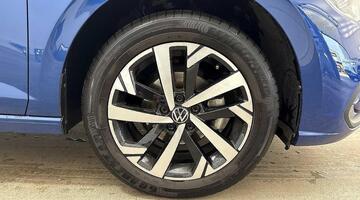 2025 Volkswagen 1.0 TSI Match Euro 6 5-door (Blue) - Image: 5