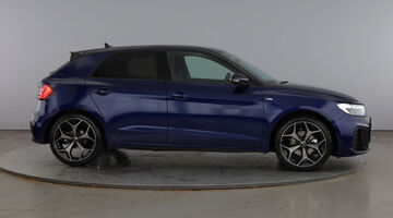 2025 Audi 1.0 TFSI 30 Black Edition Sportback S Tronic Euro 6 5-door (Blue) - Image: 4