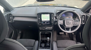 2026 Volvo Single Motor Extended Range 82kWh Plus Black Edition Auto 5-door (Blue) - Image: 9